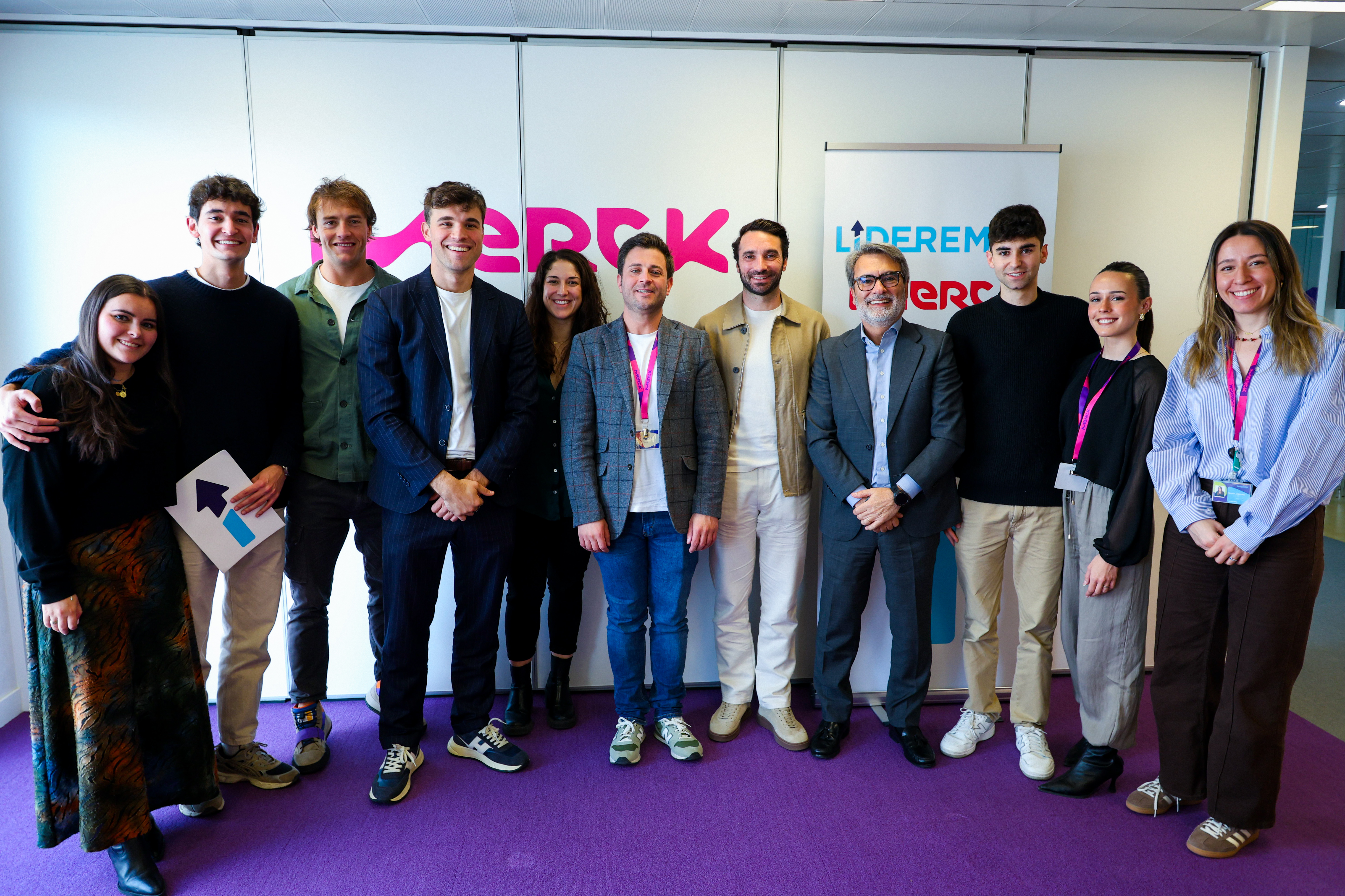 Equipo de Lideremos y Merck en la firma del acuerdo