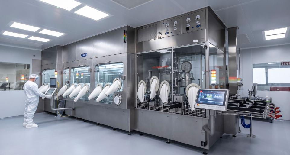 HIPRA cierra el primer año de su CDMO con un primer contrato estratégico