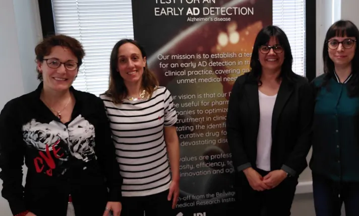 Marta Barrachina y una parte del equipo