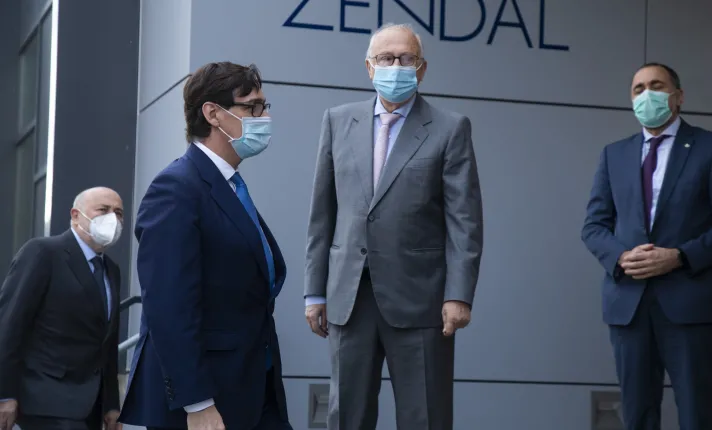 El ministro Illa visita las instalaciones de Zendal