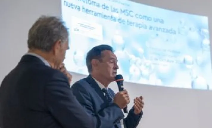 CEO de Peaches anunciando aprobación ensayo tormenta citoquinas