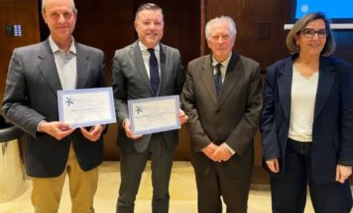 Antonio Díaz, CEO de Kadans y representantes de APTE