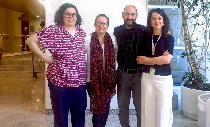 En los extremos, las investigadoras del CNIO María Currás y Bruna Calsina. Entre ellas, Juana María Cano, del Hospital General Universitario de Ciudad Real, y Rafael Morales, del Hospital Universitario La Mancha Centro.