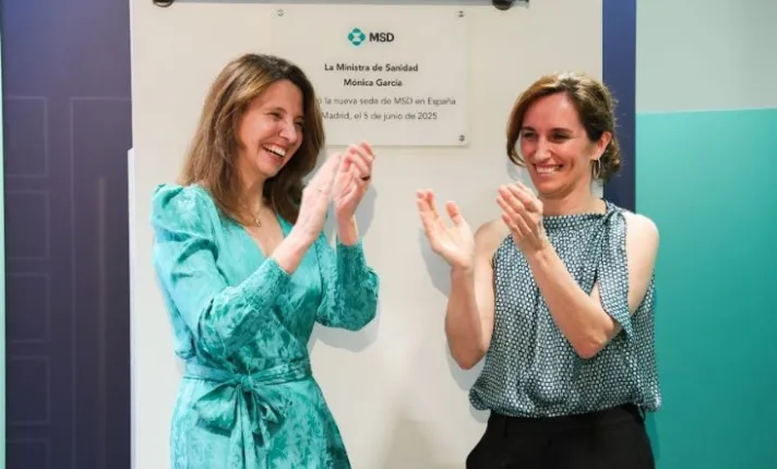 Ana Argelich, presidenta y directora general de MSD en España y la ministra de Sanidad, Mónica García, ha participado hoy en la inauguración oficial de la nueva sede de MSD en Madrid