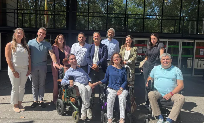 Las entidades FEDER, conELA, FundAME y Federación ASEM tras la reunión en el Ministerio