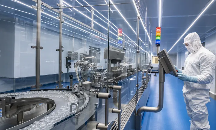 Linea de capsulado de viales en HIPRA