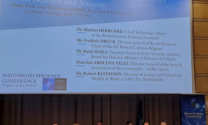 Mesa redonda en la que participó AseBio en la I Conferencia de Biotecnología de la OTAN