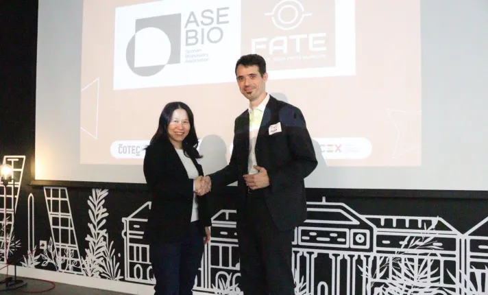 Firma del acuerdo entre AseBio y FATE