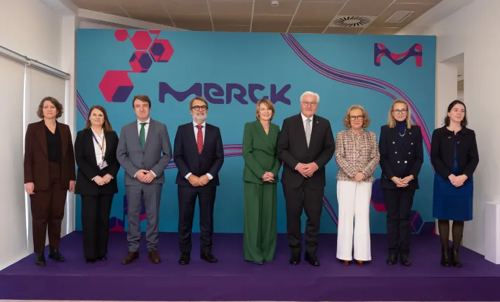 El presidente de la República Federal de Alemania, Frank-Walter Steinmeier, visita la planta biotecnológica de Merck en Tres Cantos