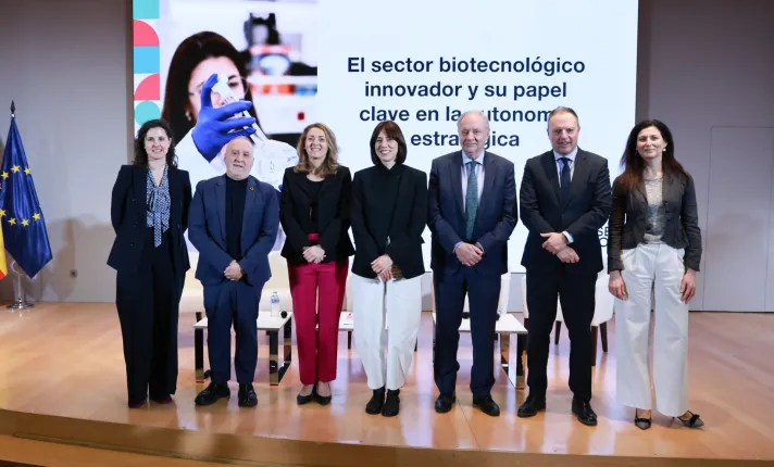Foto de grupo del evento “El sector biotecnológico innovador y su papel en la autonomía estratégica”