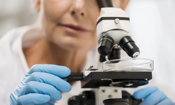 Almirall mantiene su trayectoria positiva en línea con las  expectativas, impulsada por un crecimiento interanual del 19,3%  en su área de dermatología en Europa
