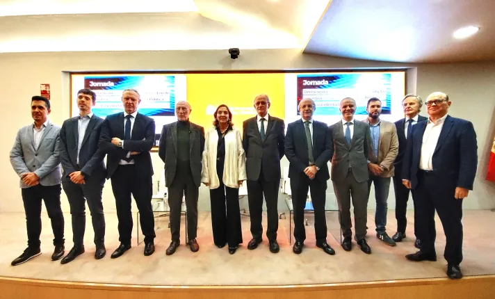 Representantes de las entidades firmantes de la Declaración para el impulso de una Ley de Industria y el desarrollo de una política industrial efectiva ante los retos globales