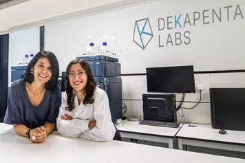 Ruth Vellvé y Anna Domènech, fundadoras de Dekapenta (Foto: Parc Científic de Barcelona).