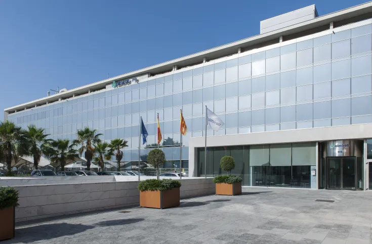 Almirall fachada R&D St Feliu