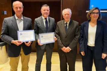 Antonio Díaz, CEO de Kadans y representantes de APTE