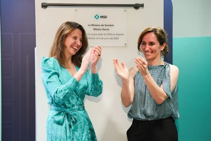 Ana Argelich, presidenta y directora general de MSD en España y la ministra de Sanidad, Mónica García, ha participado hoy en la inauguración oficial de la nueva sede de MSD en Madrid