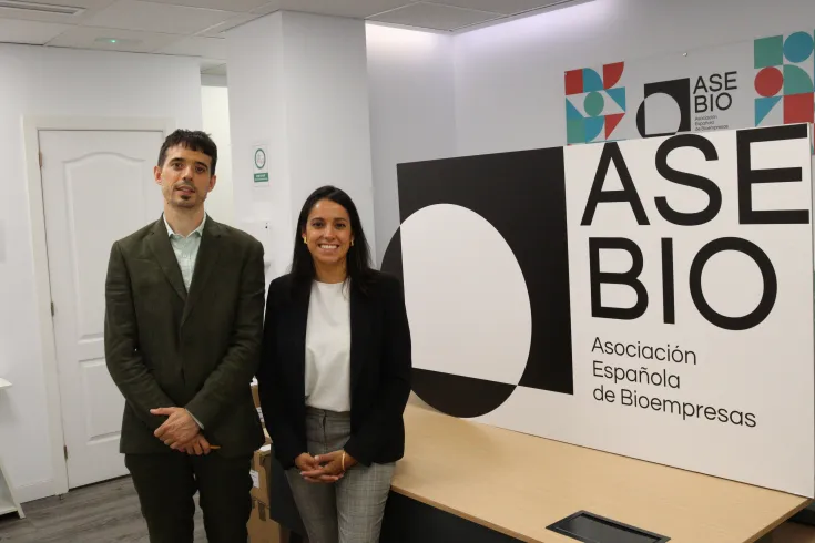 Ion Arocena, director general de Asebio, junto a Pilar Gil, Co-CEO de la compañía