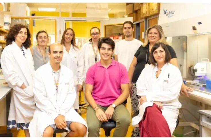 Desde la izda. De pie: Nuria Ajenjo (Biobanco), María Casanova-Acebes y Alba de Juan (G. Inmunidad cáncer CNIO), Cecilia Sobrino y Sergio Fernández (Biobanco), Virginia López del Alcázar (AETCP). Sentado: Daniel Alba (Biobanco), David J. Quesada (AETCP), María Jesús Artiga (Biobanco).  Crédito:  Laura M. Lombardía / CNIO