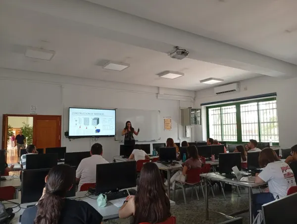 Clase durante uno de los cursos del ceiA3