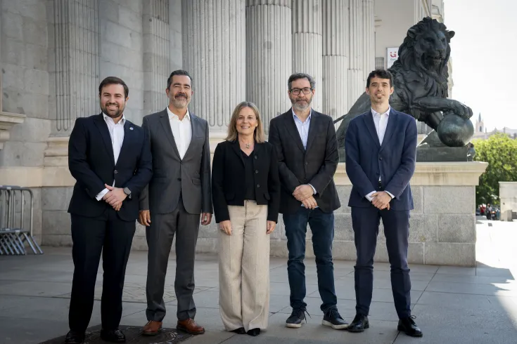 Representantes de COTEC, BIST, AseBio, AESEMI y Farmaindustria en el Congreso