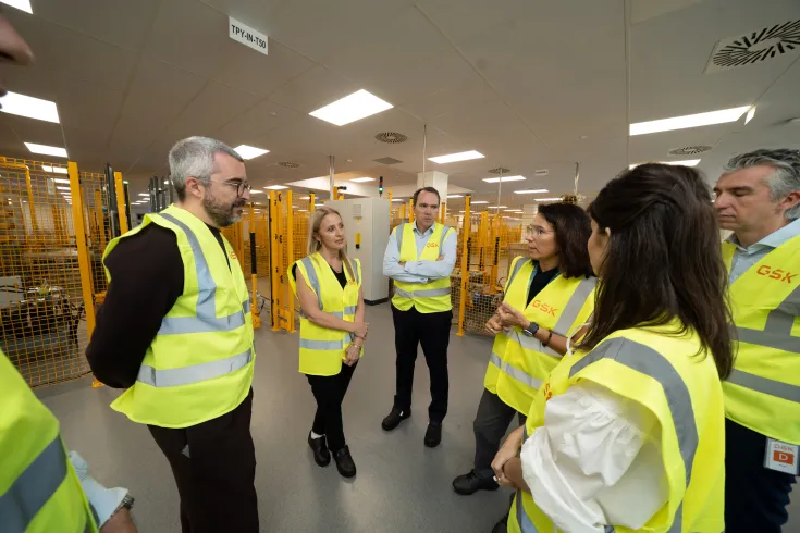 El Secretario de Estado de Sanidad, Javier Padilla, visita el centro de producción de GSK en Aranda de Duero y su nueva zona logística automatizada