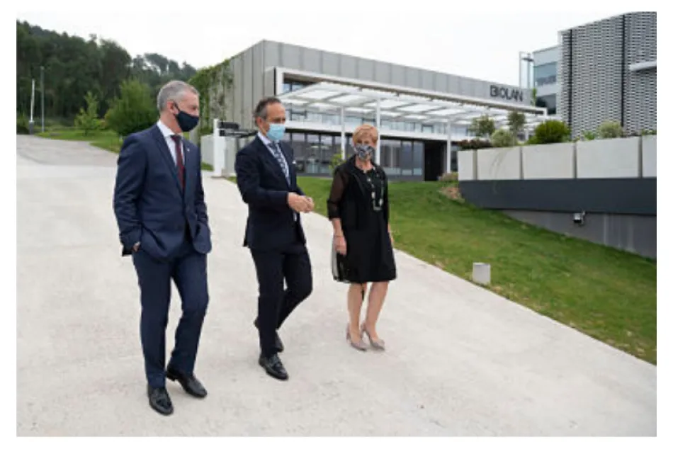 El Lehendakari Iñigo Urkullu y la Consejera de Desarrollo Económico e Infraestructuras, Arantxa Tapia, visitaron las nuevas instalaciones de BIOLAN