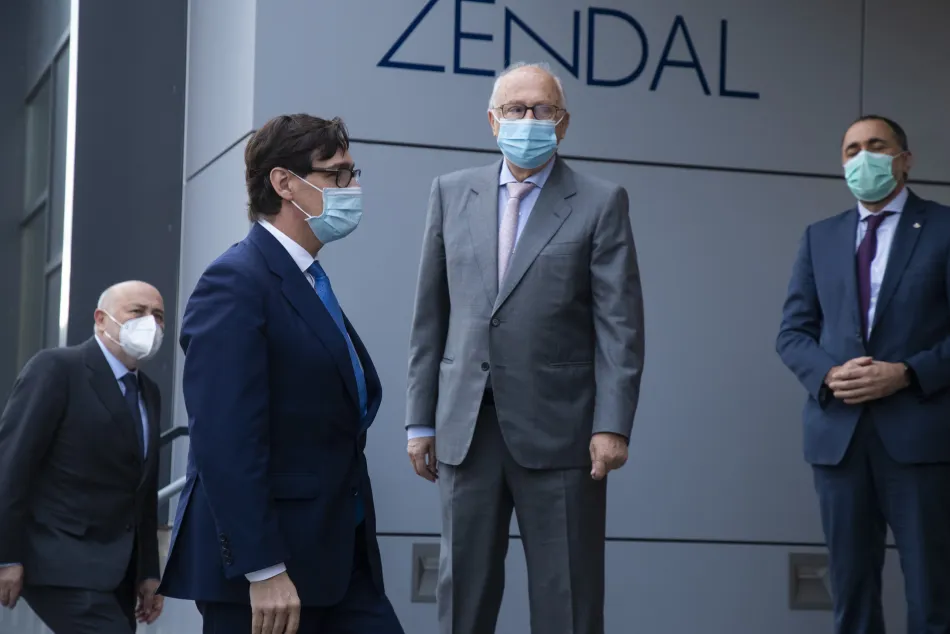 El ministro Illa visita las instalaciones de Zendal